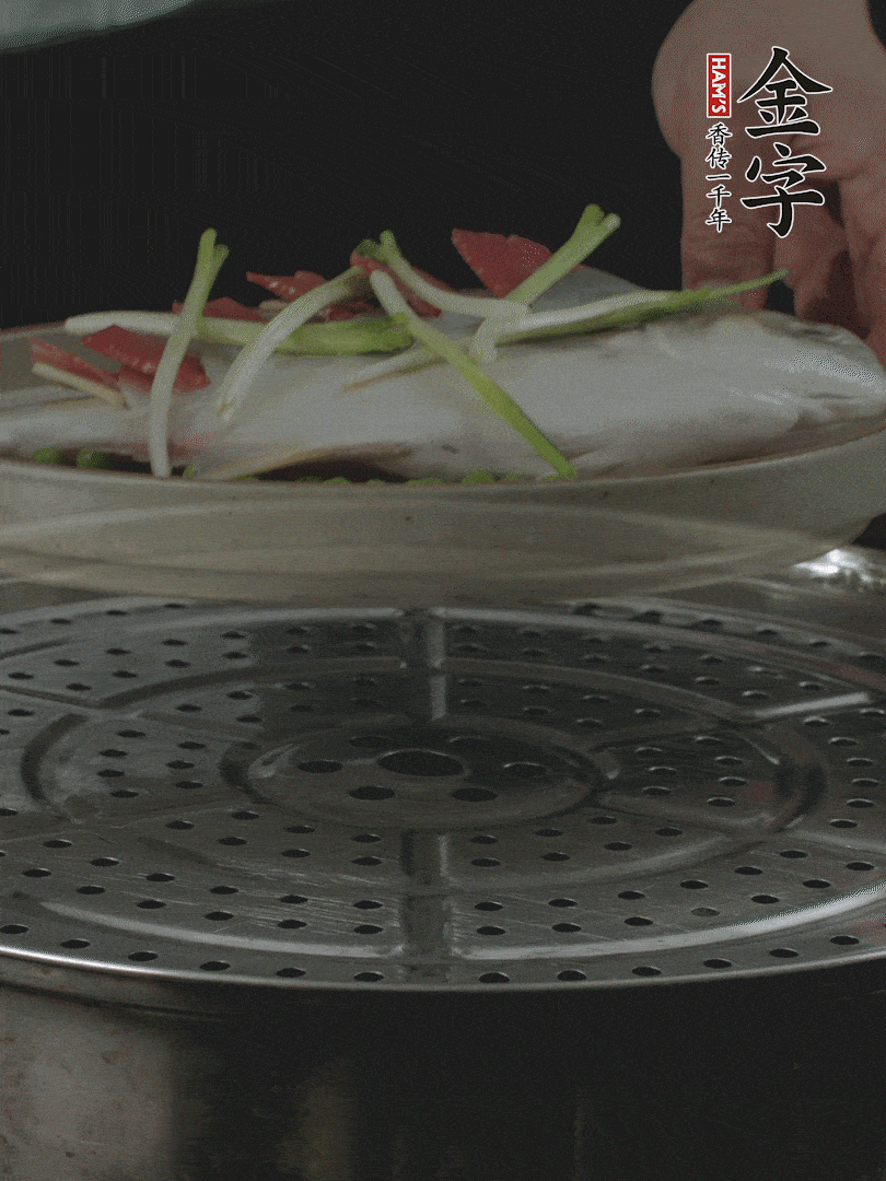 水開(kāi)后，大火上鍋蒸8～10分鐘。