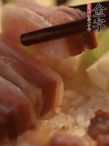 轉(zhuǎn)小火，繼續(xù)蓋蓋子燜2-3分鐘。