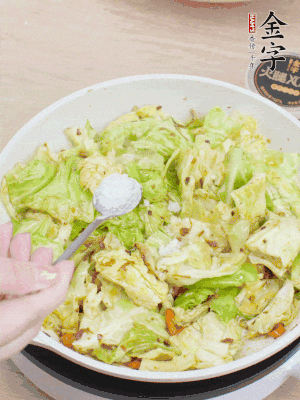 一點(diǎn)鹽、糖調(diào)味。