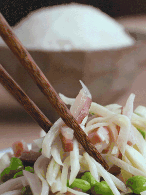 加一點清水炒至斷生。