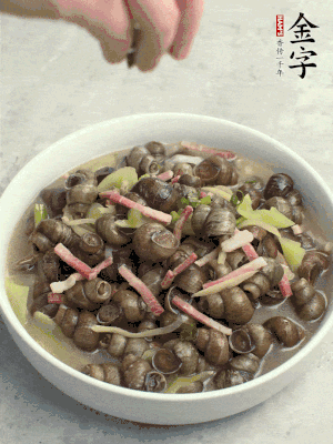 出鍋，撒點蔥花。