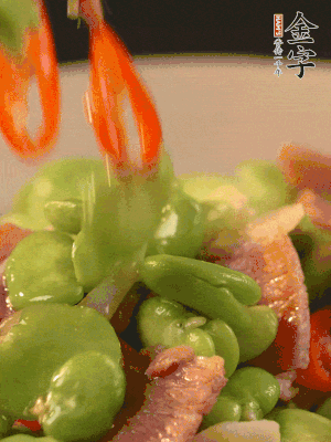 加清水略微煮2分鐘即可出鍋。