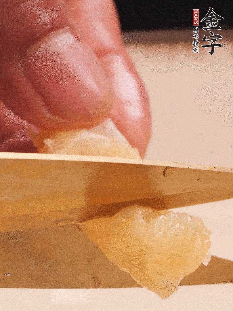 取出放入清水中，清洗表面，再剪成小段